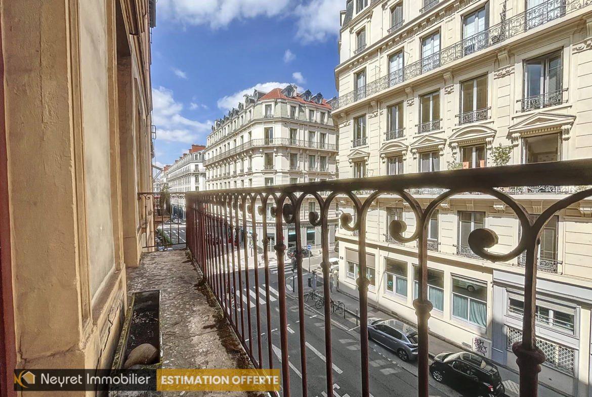 Appartement T2 avec charme ancien et balcon à Lyon 2 