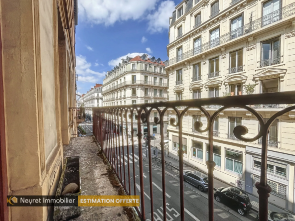 Appartement T2 avec charme ancien et balcon à Lyon 2