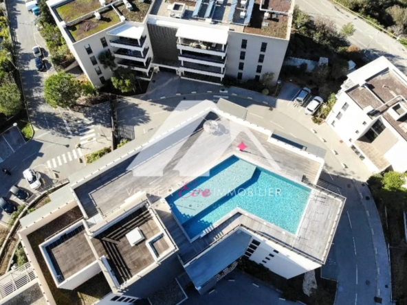 Appartement avec Cuisine Équipée et Piscine à SAINT-RAPHAEL