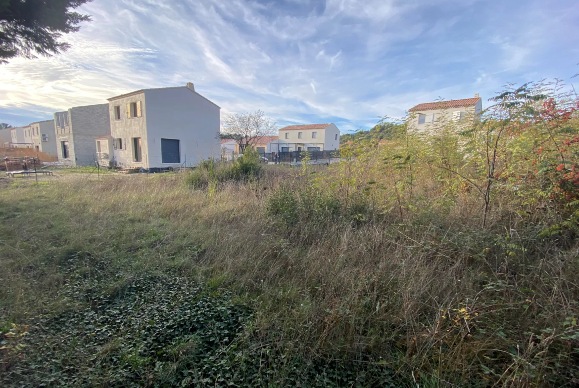 Terrain constructible à vendre à La Motte d'Aigues 