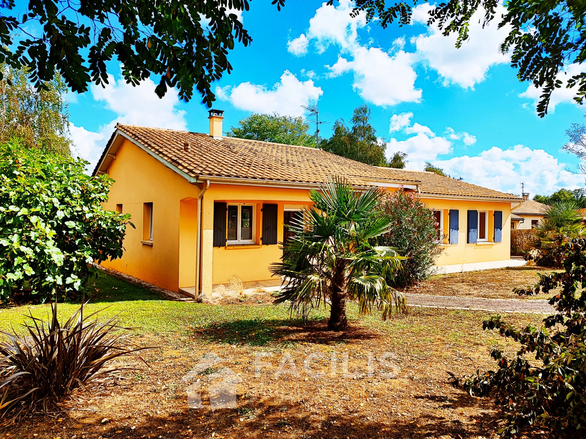 Maison de plain-pied avec 3 chambres à Pleuville 