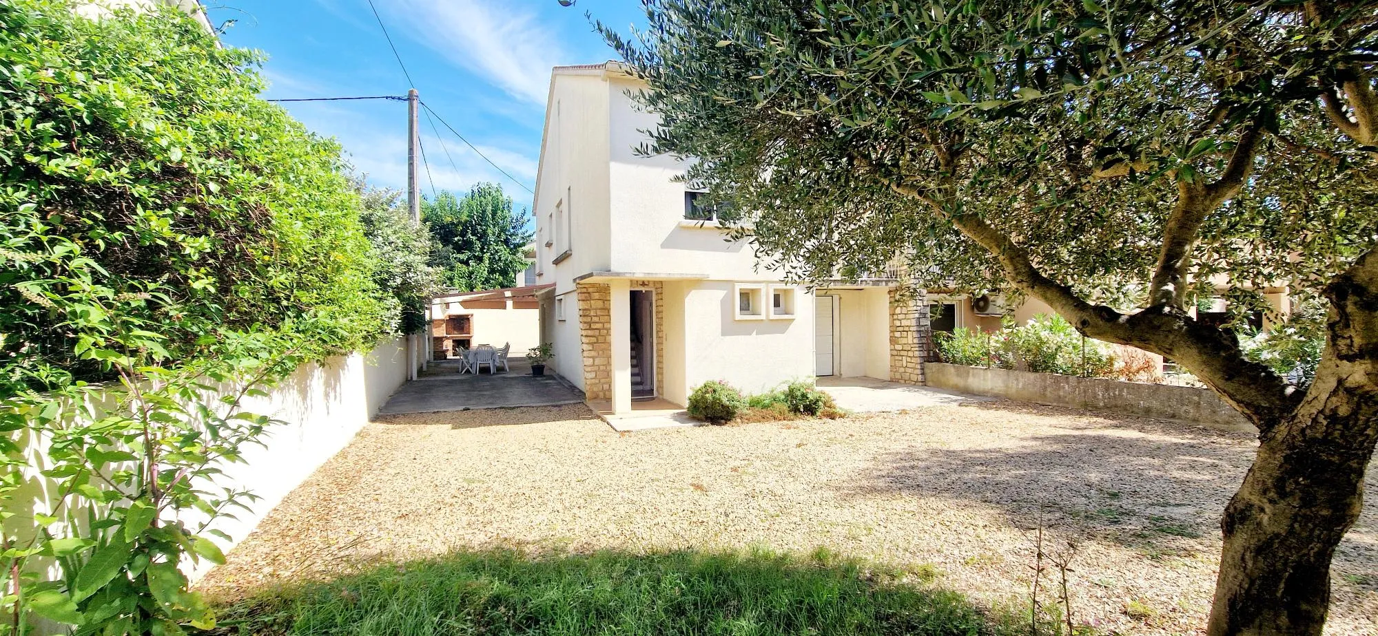 Maison Rénovée 5 Chambres à Bagnols sur Cèze 