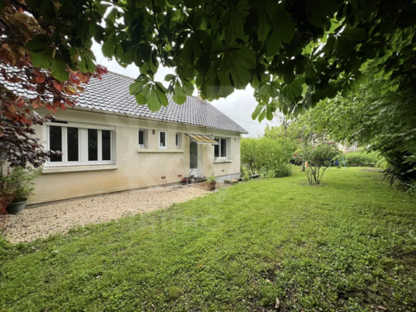 Maison à La Celle Saint Cyr de 72m2 sur 1170m2 de Terrain