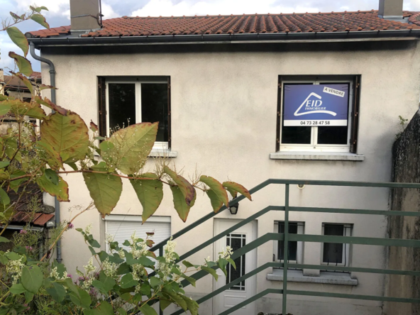 Maison Divisée en Deux Appartements à Ceyrat Boissejour