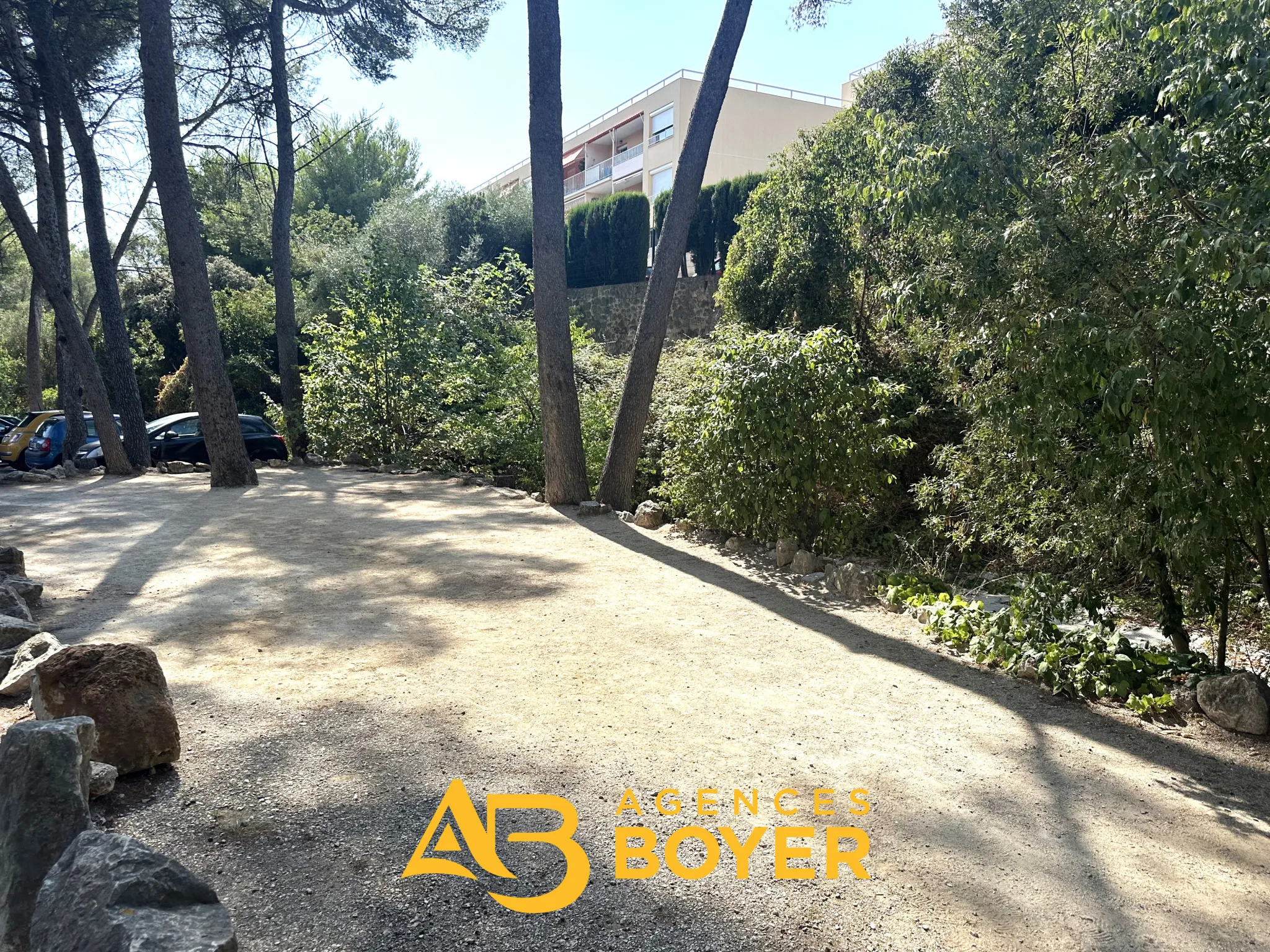 Appartement T2 rénové avec ascenseur à Bandol 