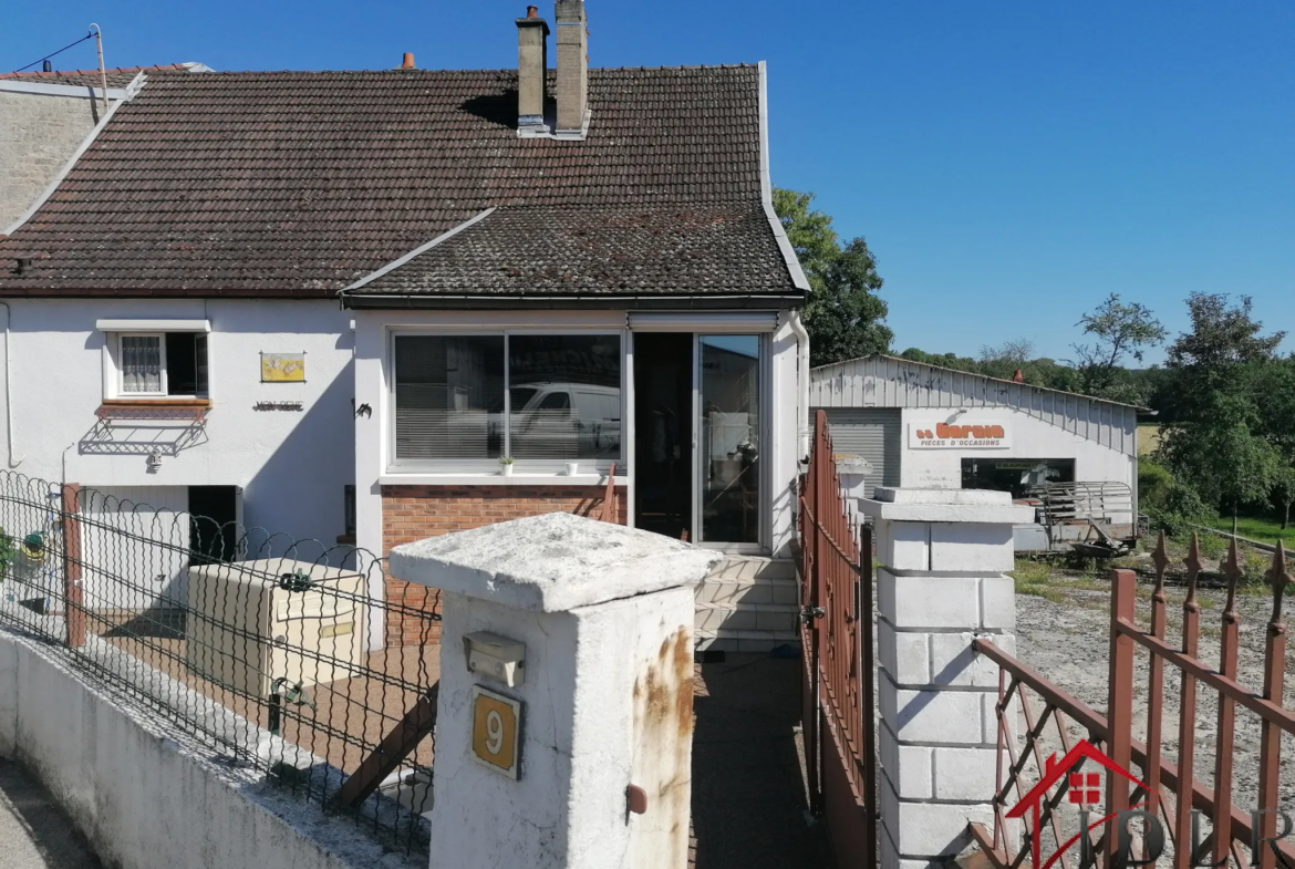 Belle maison d'habitation de type f5 à CHAUMONT avec grand garage 