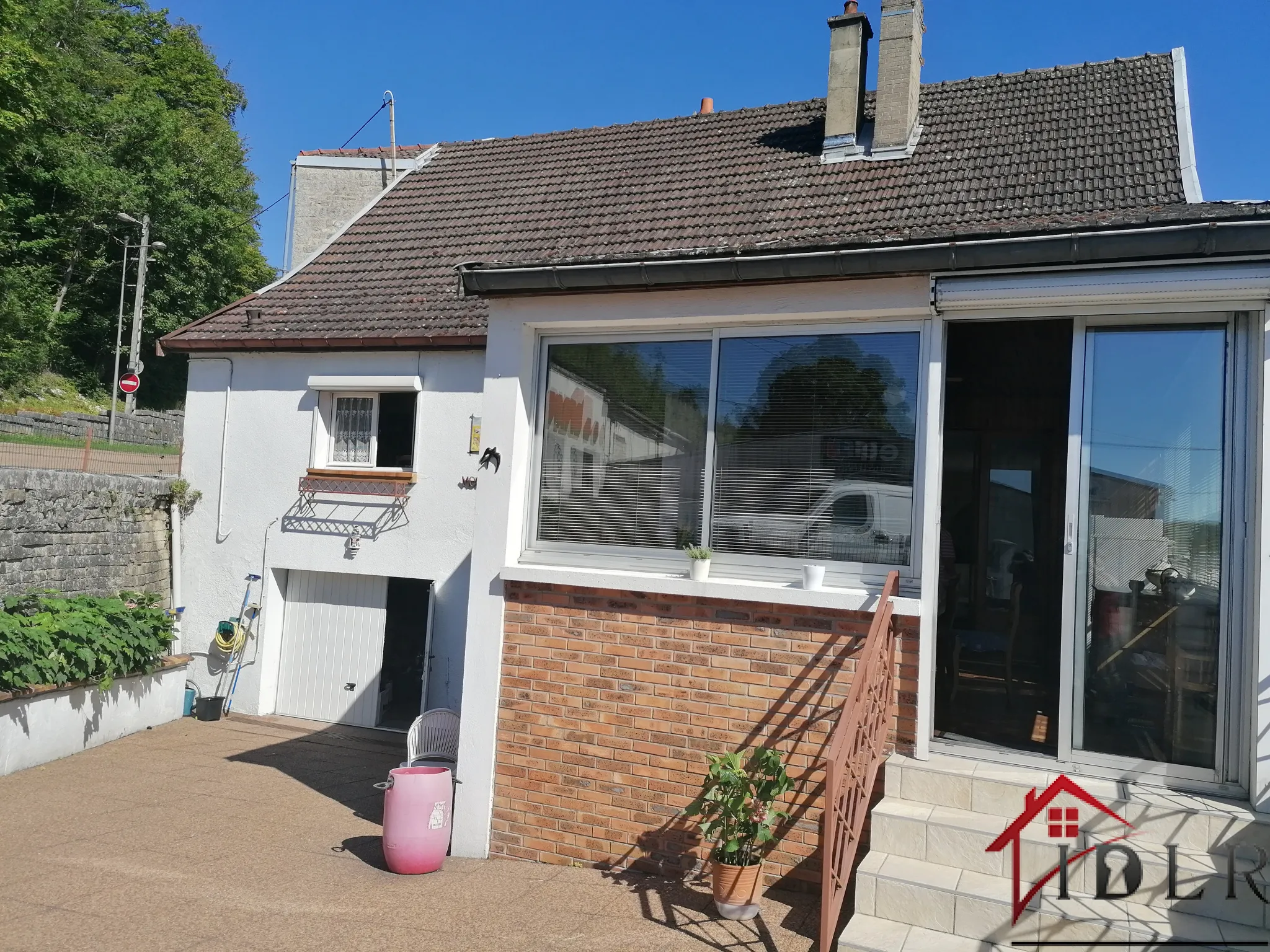 Belle maison d'habitation de type f5 à CHAUMONT avec grand garage 