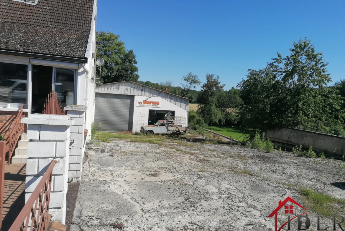 Belle maison d'habitation de type f5 à CHAUMONT avec grand garage 