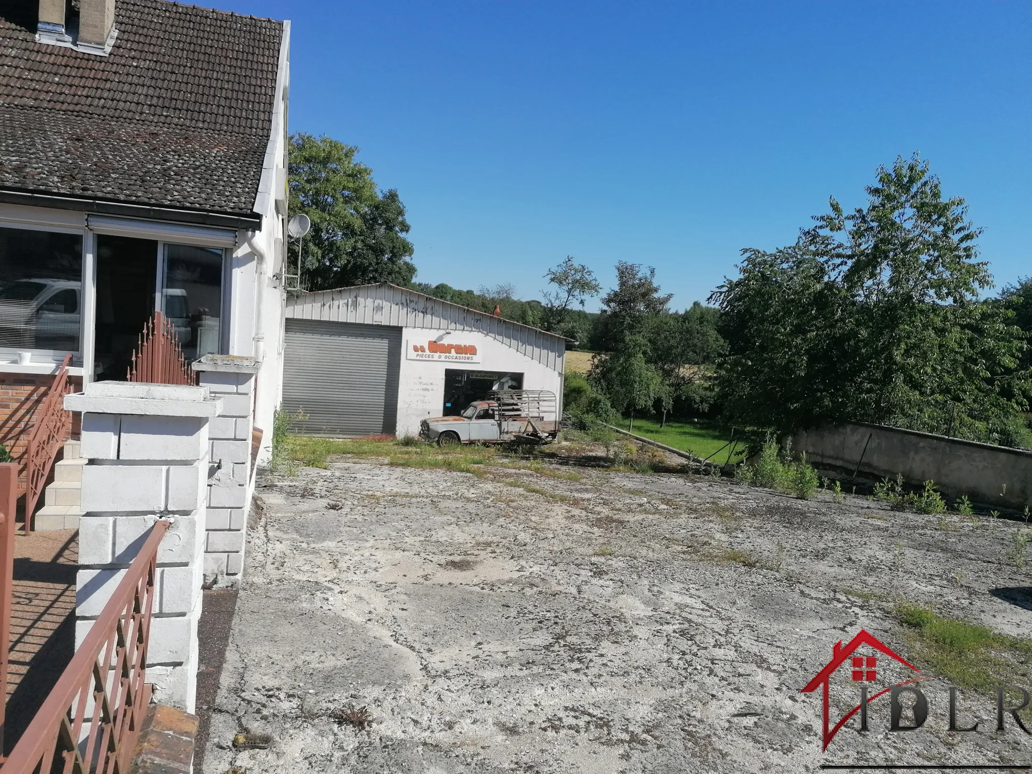 Belle maison d'habitation de type f5 à CHAUMONT avec grand garage 