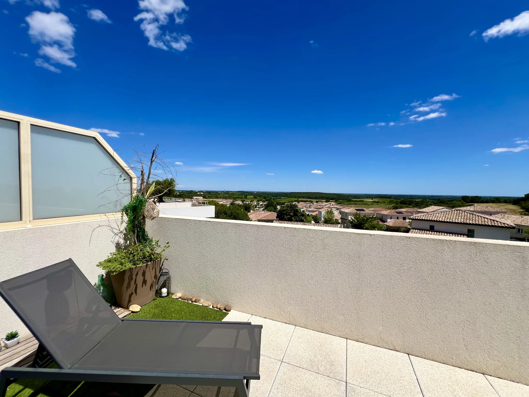 Appartement T3 à RESTINCLIERES avec Terrasse Profonde et Vue Panoramique 