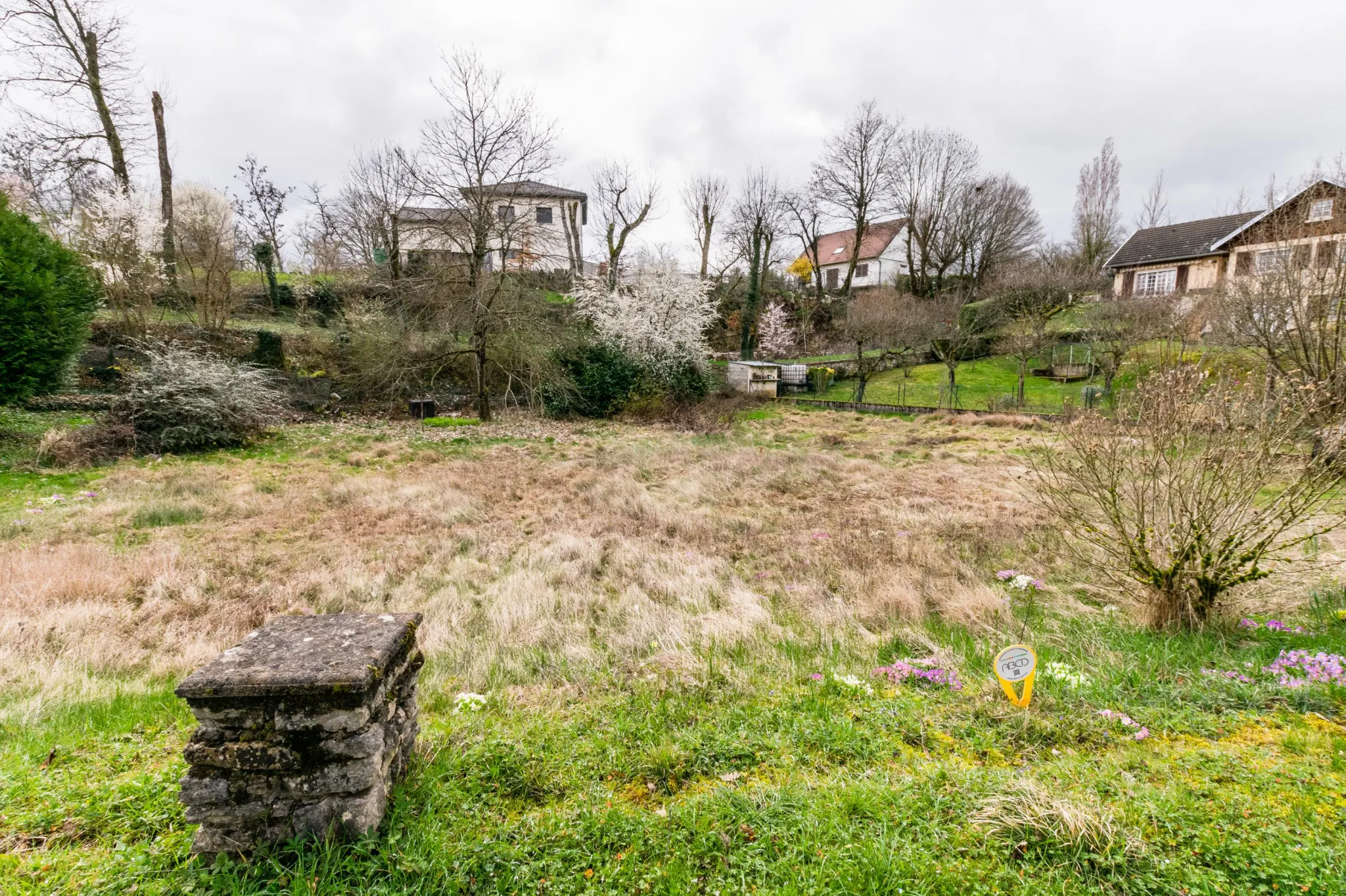 Terrain de 667 m2 en plein Centre-Ville de Saint-Vit dans une Impasse Calme ! 