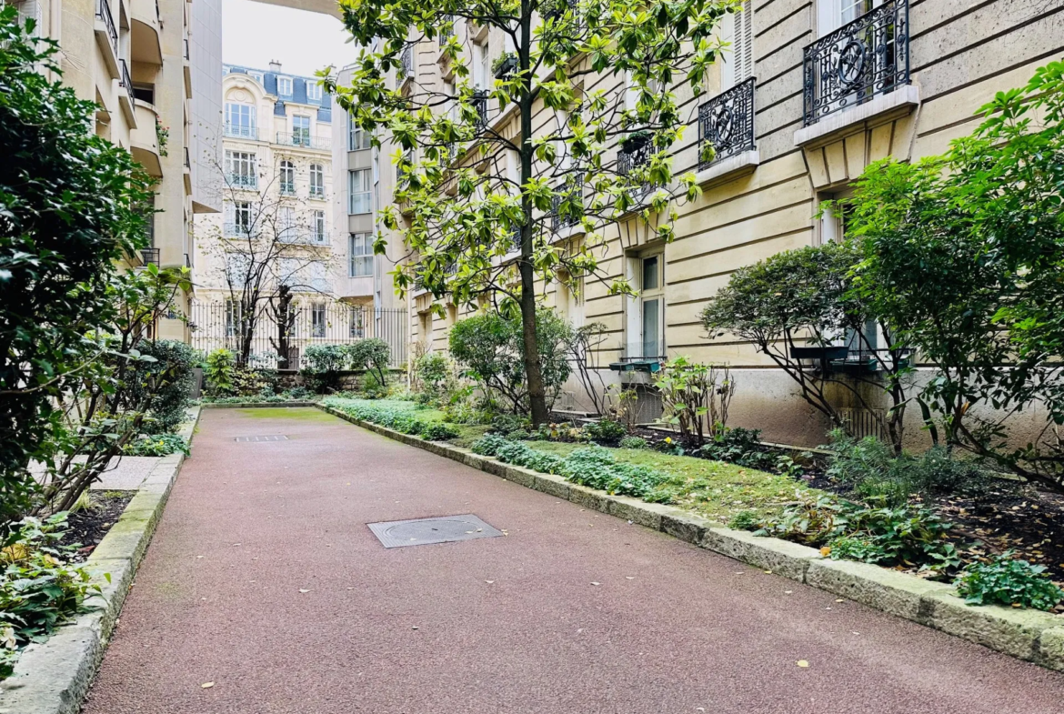 Chambre de Bonne à Paris 