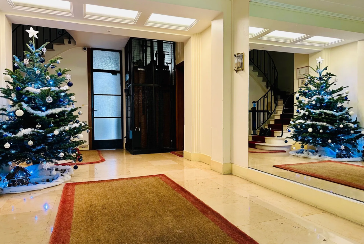 Chambre de Bonne à Paris 