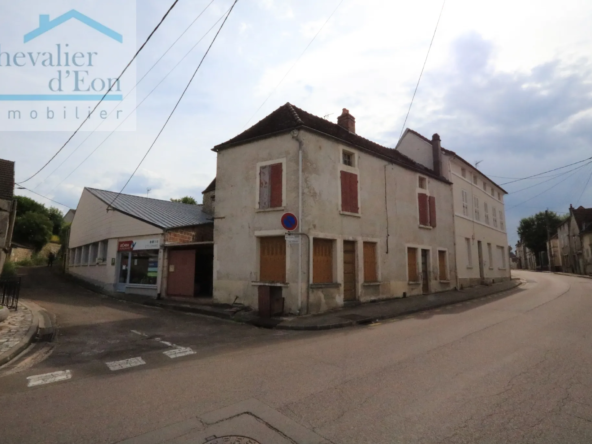 Maison de ville à Ancy le Franc avec 4 chambres