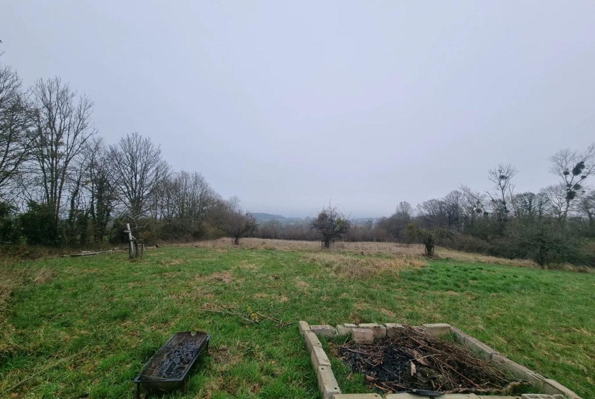 Terrain constructible de 7200m2 au Mêle sur Sarthe 