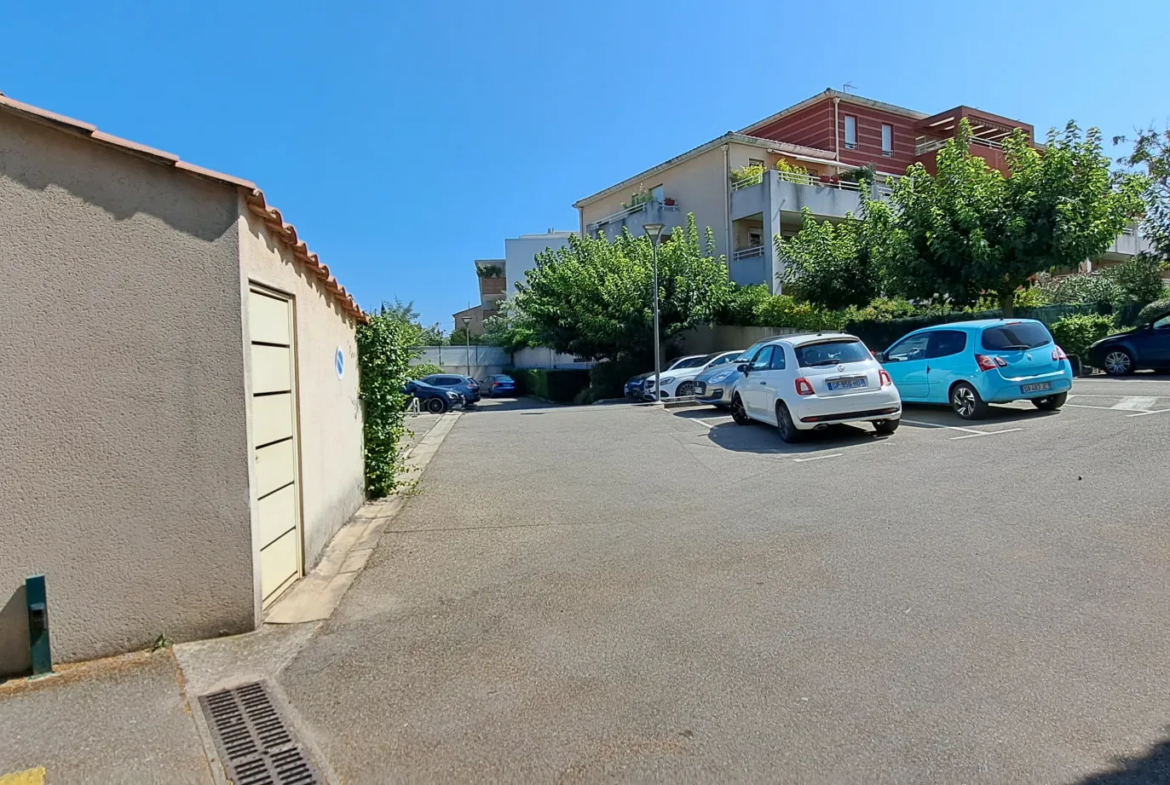 Appartement de Type 2 avec Terrasse et Garage à Gardanne 