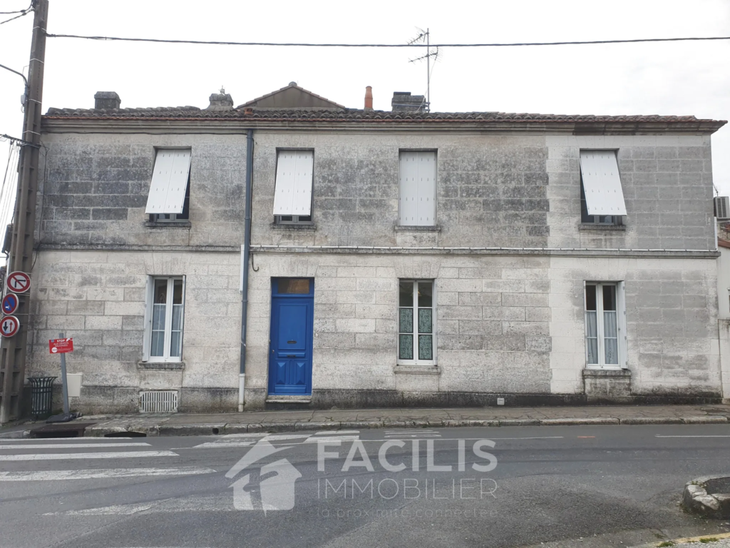 Maison de Ville Climatisée 3 Chambres à Angoulême