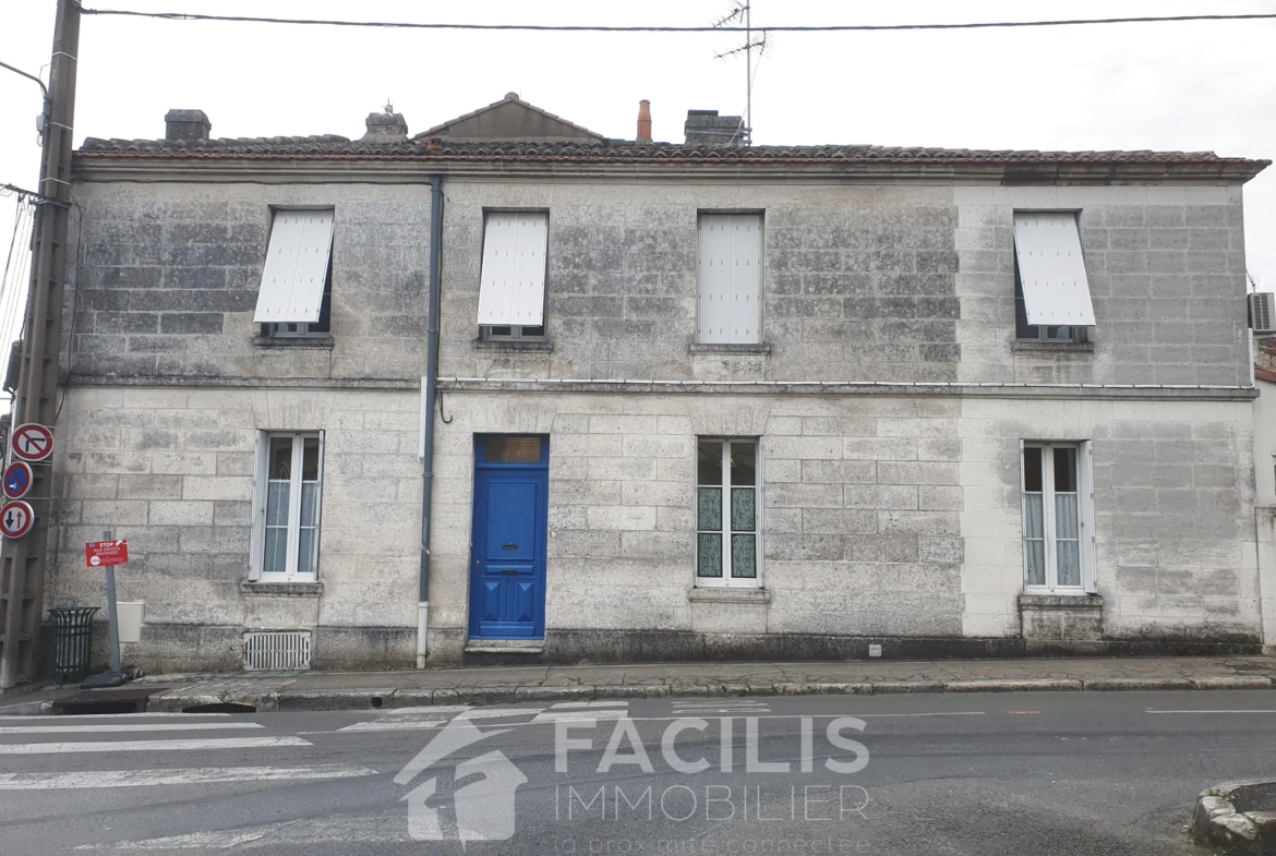 Maison de Ville Climatisée 3 Chambres à Angoulême 