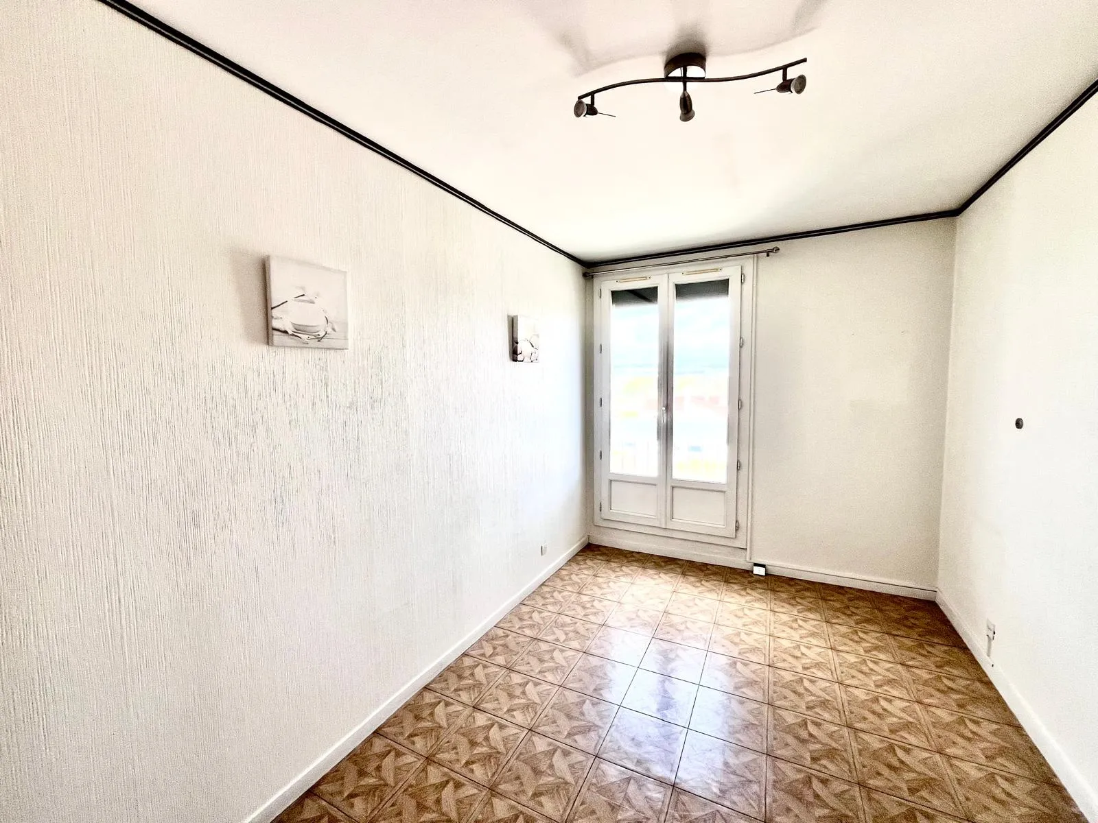 Appartement de type 4 avec vue dégagée à Marignane 