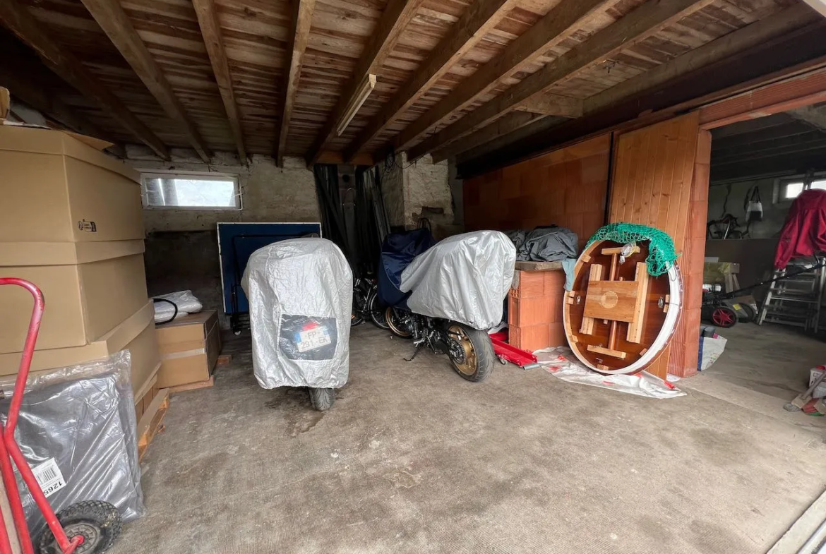 Maison en pierres avec beaux volumes à Le Langon 