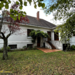 Maison Familiale Spacieuse à Puy-Guillaume de 350m2 et 220m2 habitables