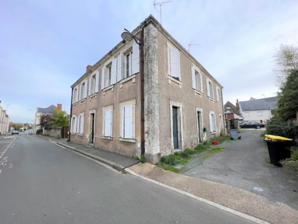 Ensemble Immobilier à Saint Clément de la Place