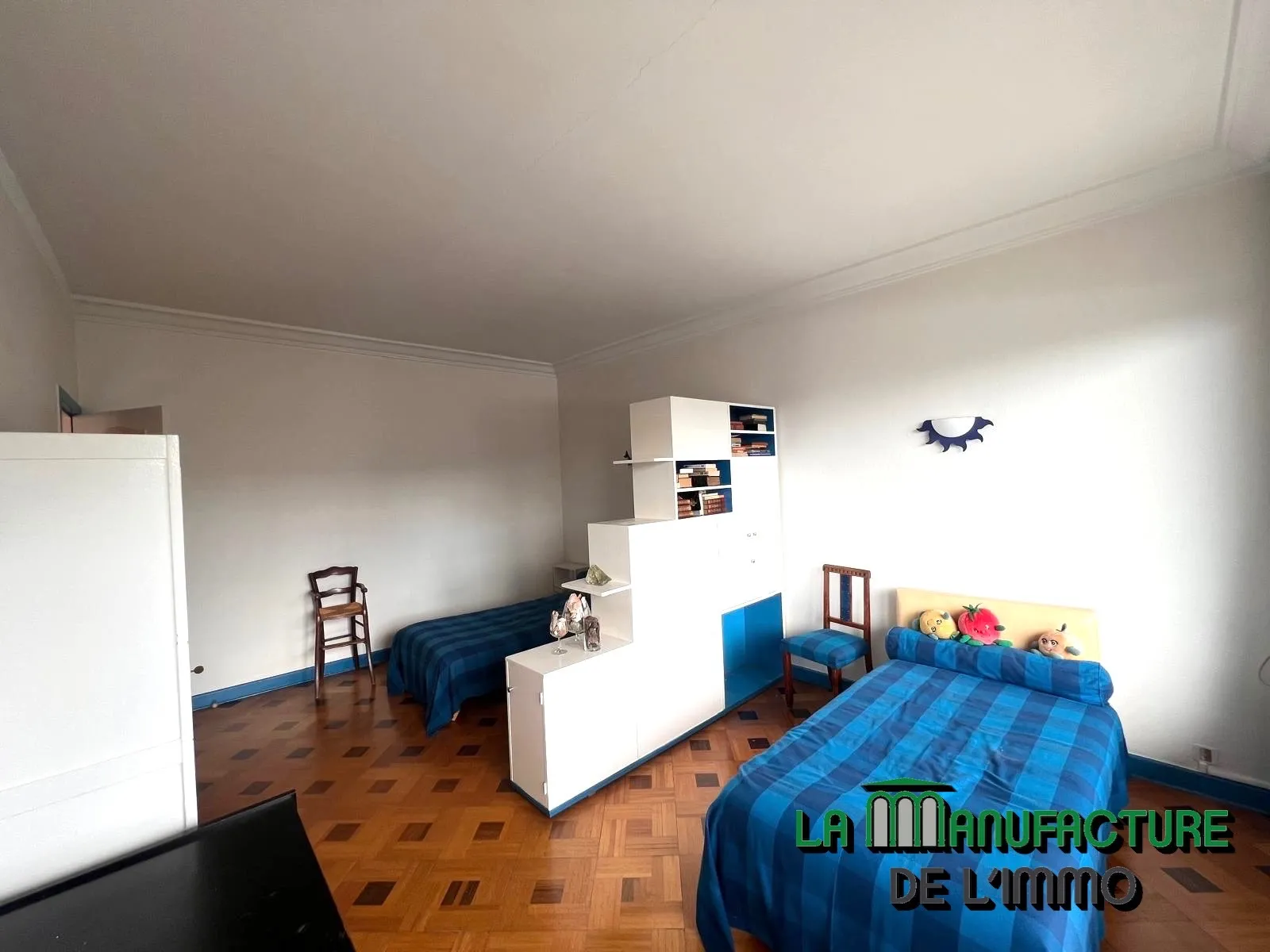 Appartement F5 à rafraîchir - Balcons - Cave - Grenier - Garage / Monthieu - Rue des Allies 