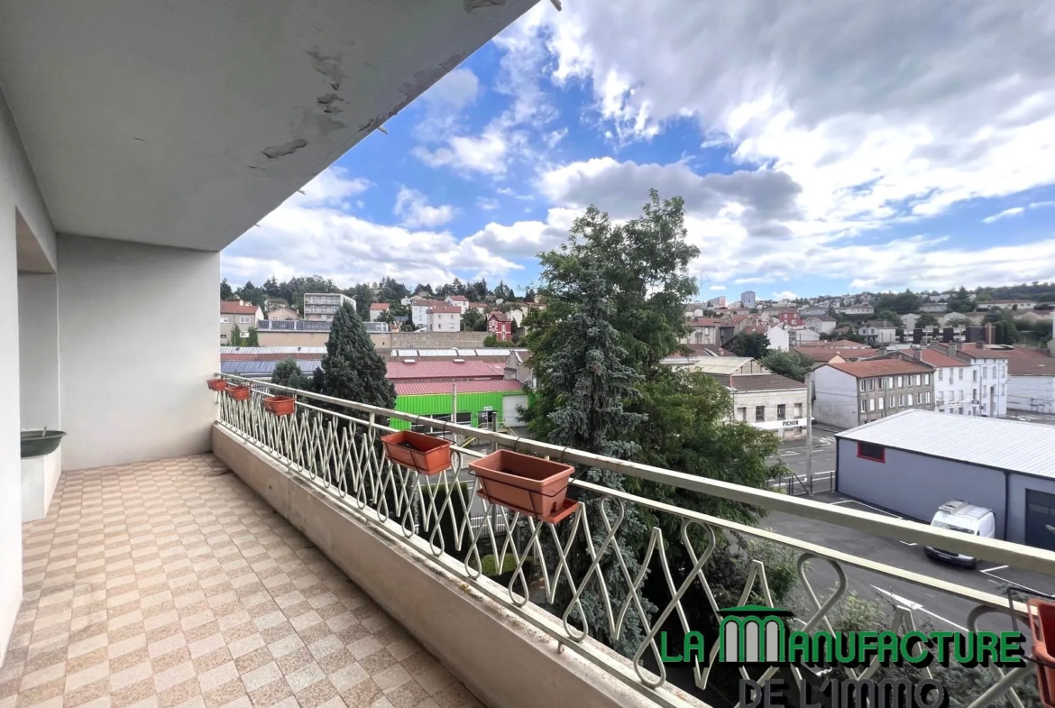 Appartement F5 à rafraîchir - Balcons - Cave - Grenier - Garage / Monthieu - Rue des Allies 