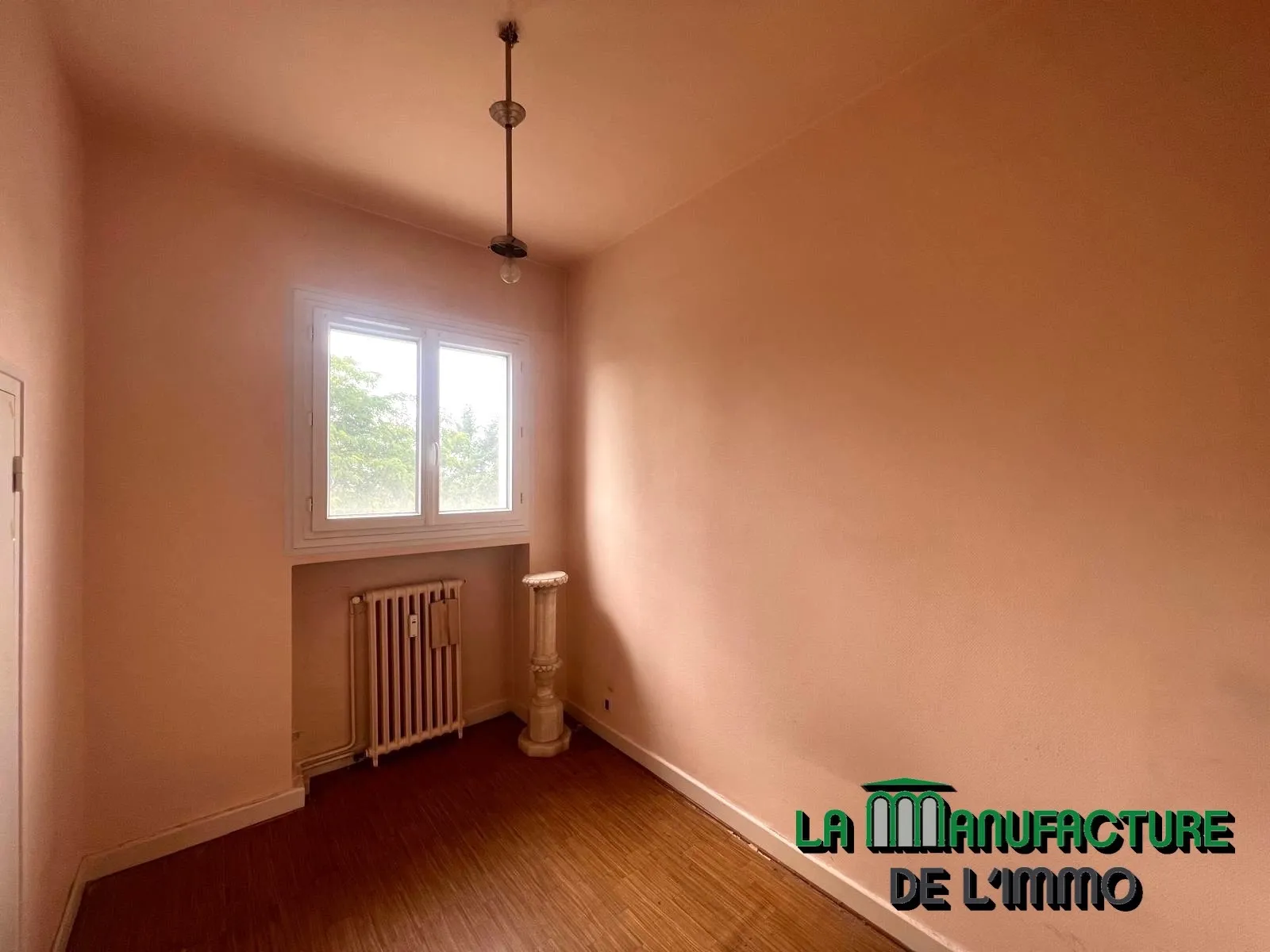 Appartement F5 à rafraîchir - Balcons - Cave - Grenier - Garage / Monthieu - Rue des Allies 