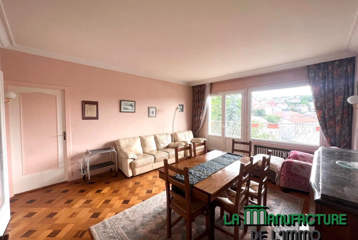 Appartement F5 à rafraîchir - Balcons - Cave - Grenier - Garage / Monthieu - Rue des Allies 