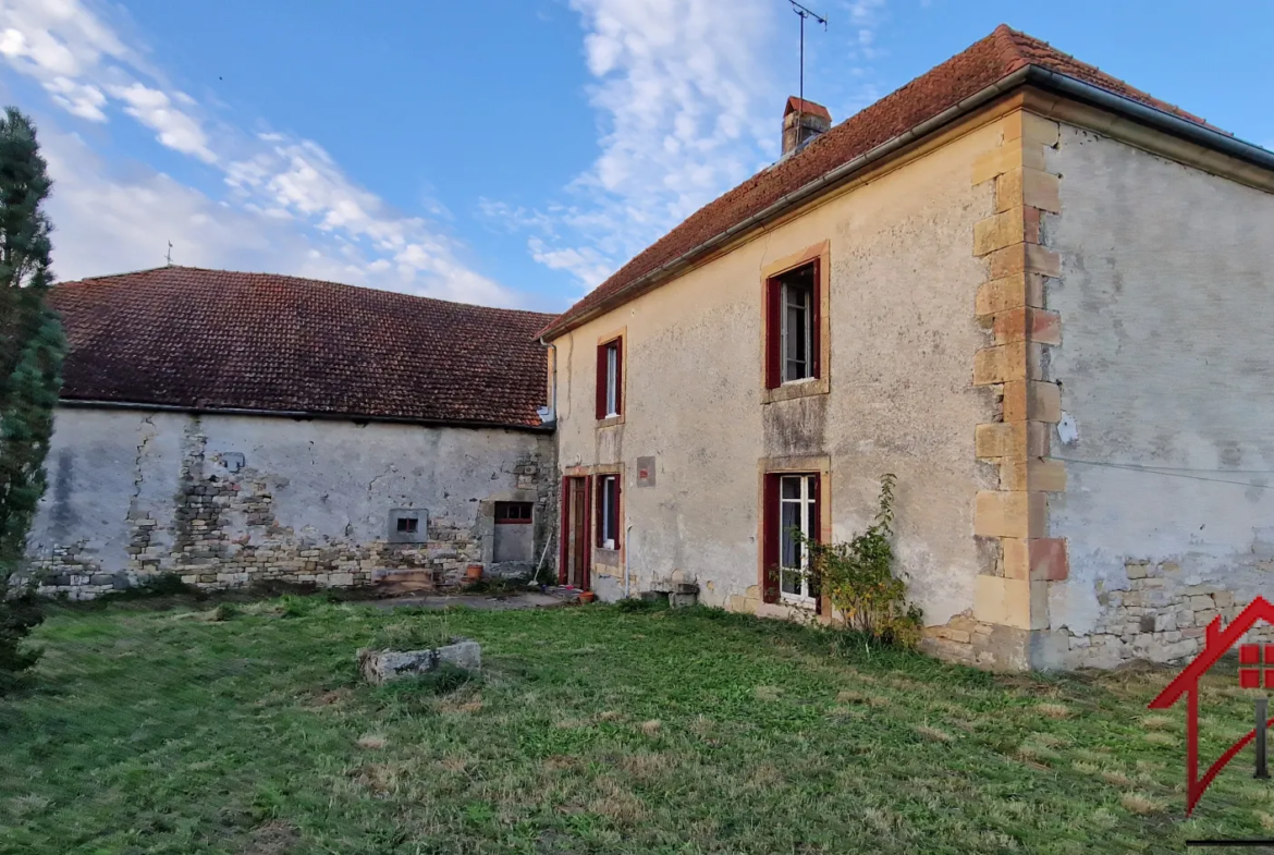 Maison de Caractère à Rénover à Velles 