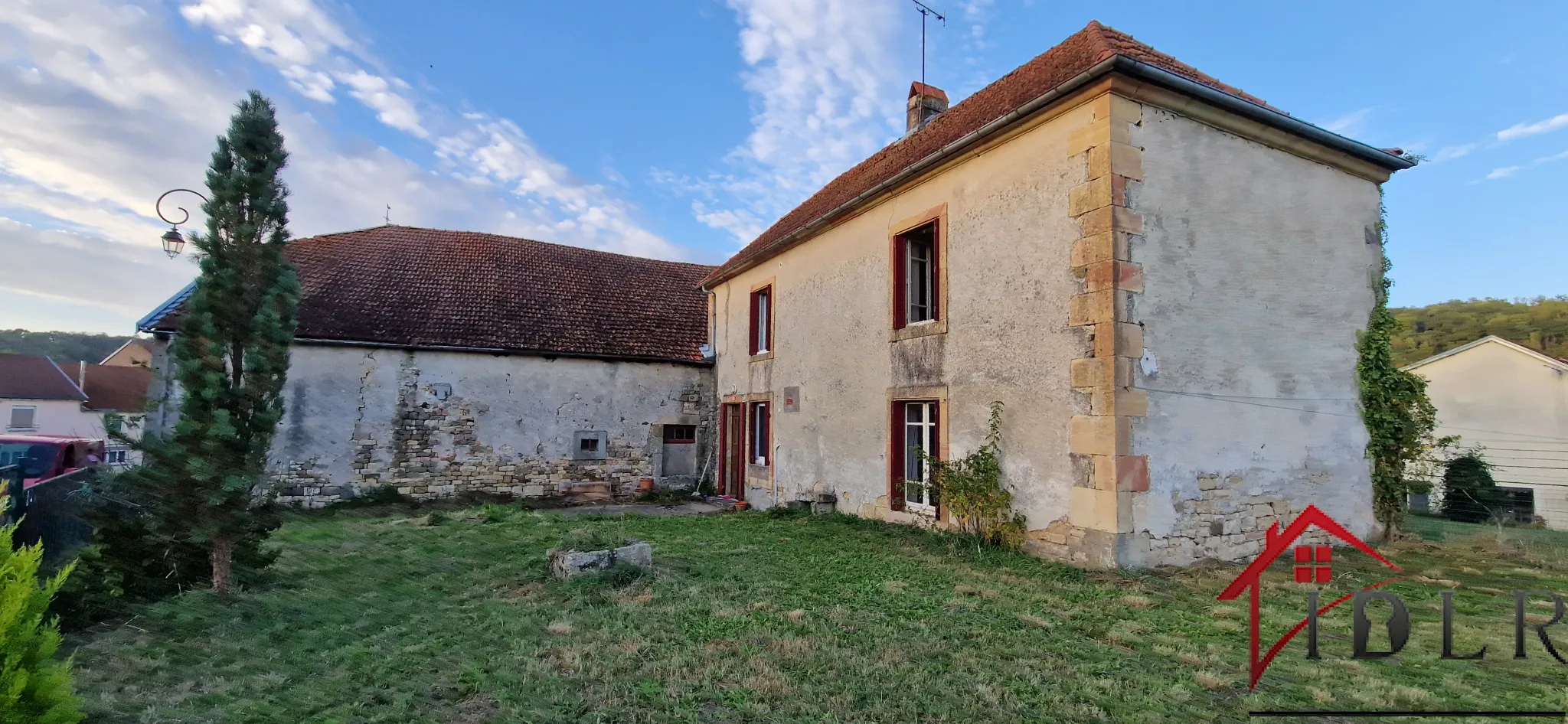 Maison de Caractère à Rénover à Velles 