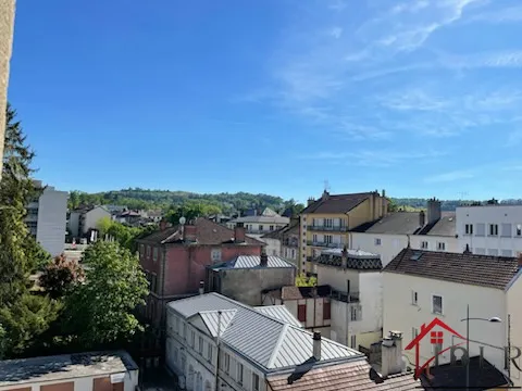 Appartement Type IV en Centre Ville avec Vue Dégagée