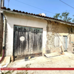 Maison en Pierre à Rénover avec Jardin à Langoiran