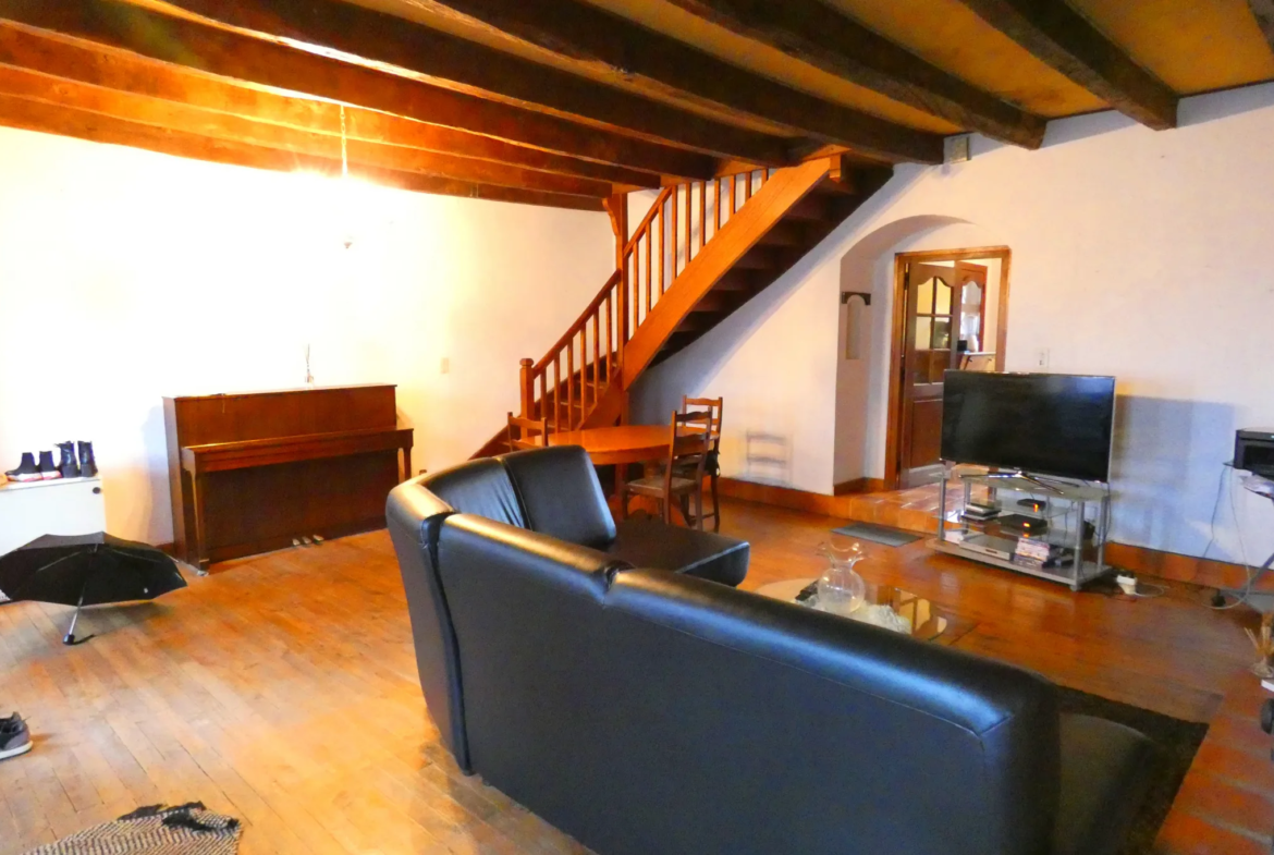 Vente Maison Auvergnate en Pierre à Aurillac 130m2 - 4 chambres 