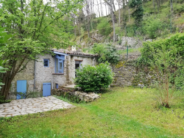 Petite Maison de Village avec Jardin - Bourdeaux