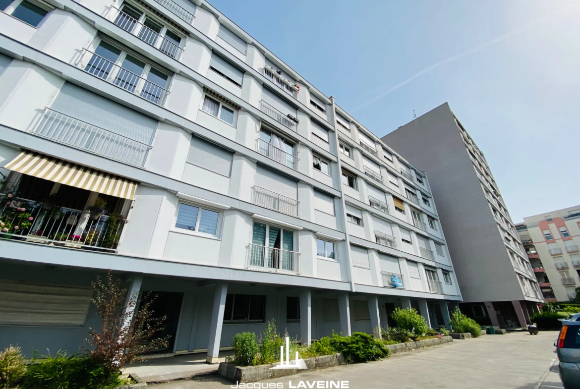 Appartement lumineux de 80m2 à Metz avec garage fermé 