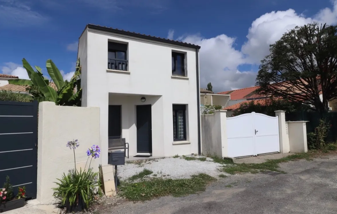 Charmante Maison à Saujon avec Deux Chambres 