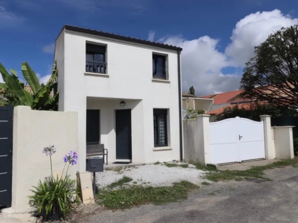 Charmante Maison à Saujon avec Deux Chambres