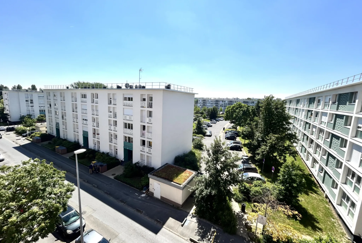 Appartement 2 pièces avec cave et box fermé à NEUILLY-SUR-MARNE 