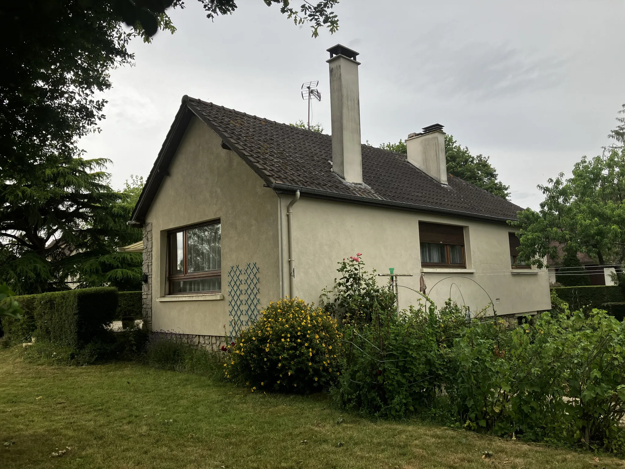 Maison traditionnelle avec 4 chambres et jardin à Évreux 