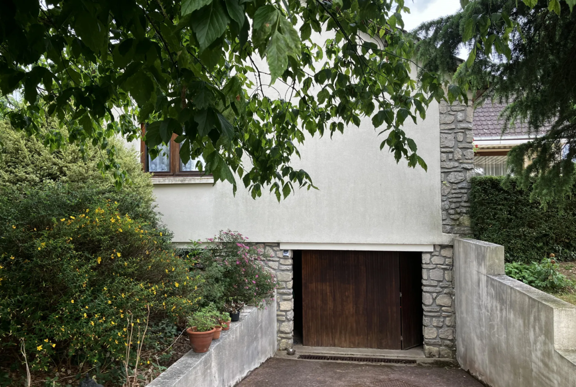 Maison traditionnelle avec 4 chambres et jardin à Évreux 