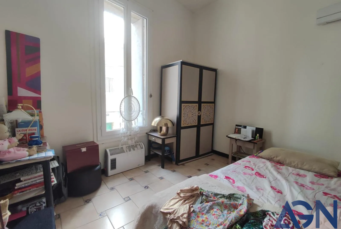 À vendre : Appartement 3 pièces lumineux avec jardin et vue sur l'Hérault à Agde 