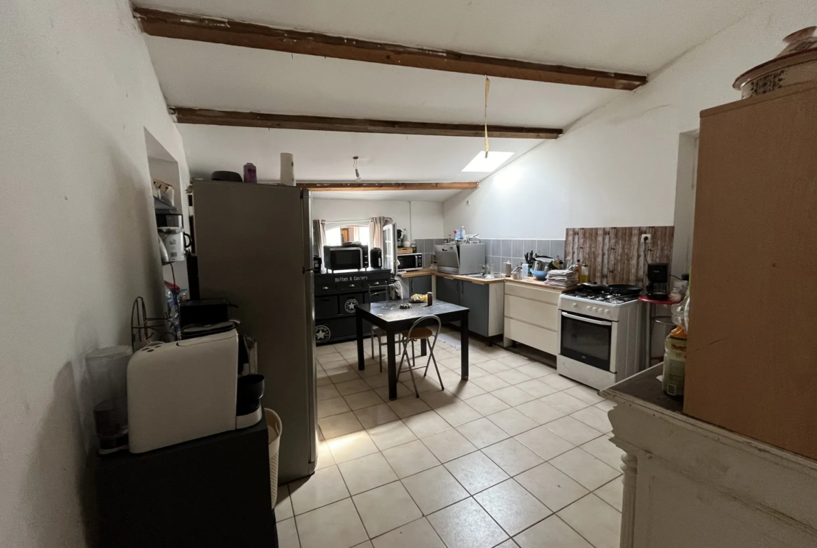 Appartement + grenier aménagé en F4 pour 215 m2 au total - Le Luc 