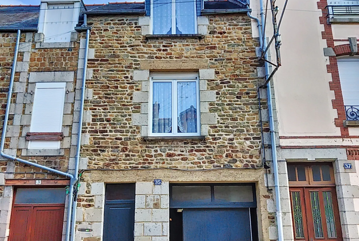 Maison de Ville 99m2 - 5 Pièces à Fougères 