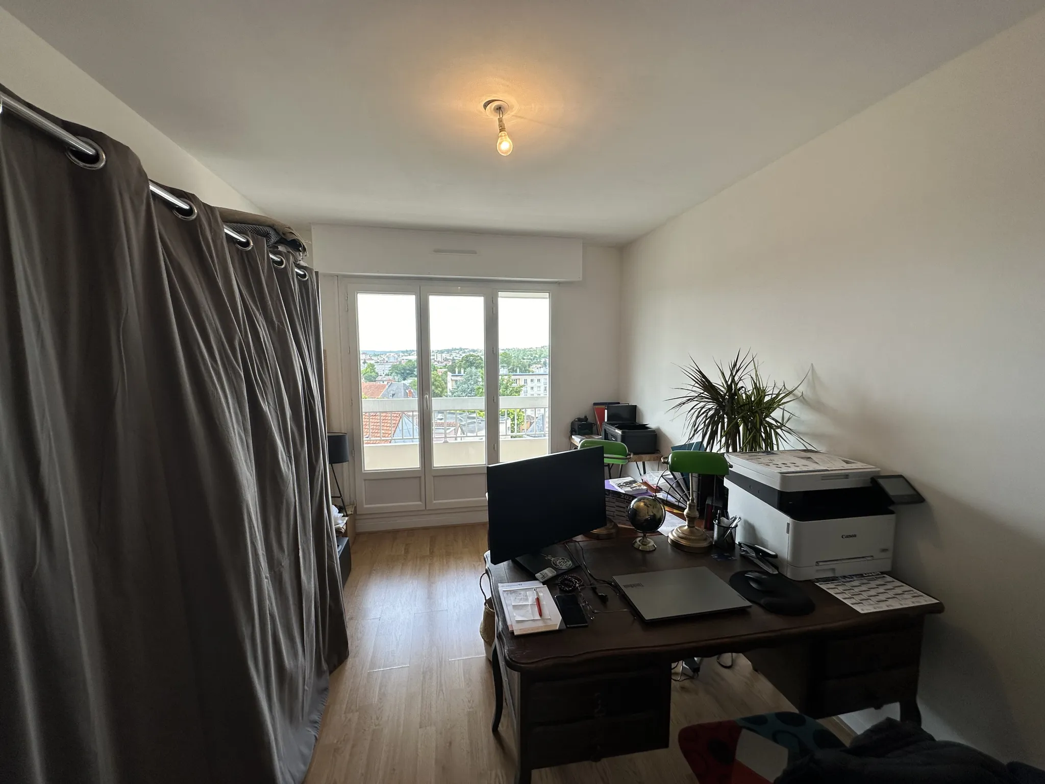 Appartement T3 rénové avec balcon à Cusset 