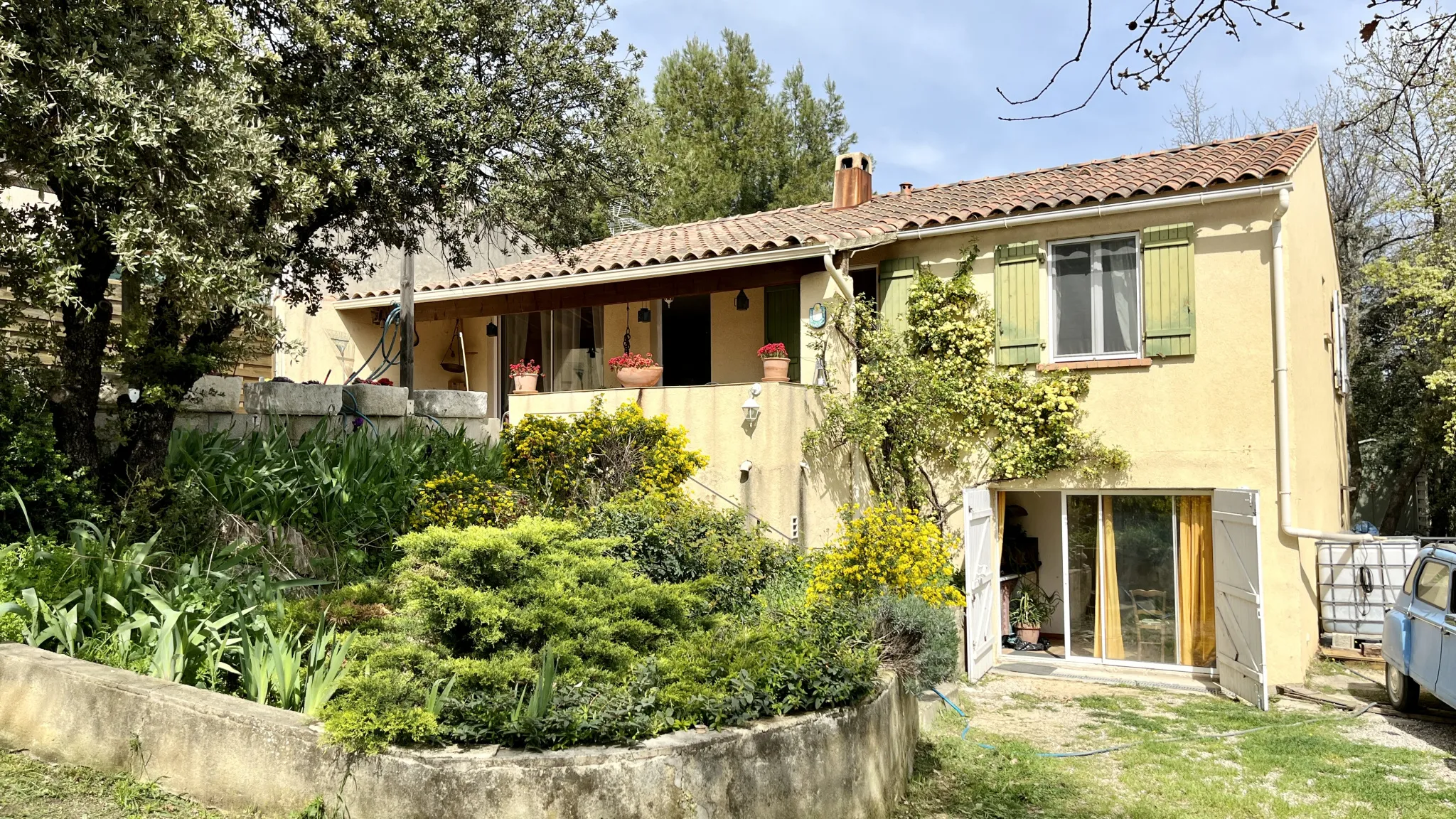 Vente: Belle villa à Apt avec terrasses et jardin 