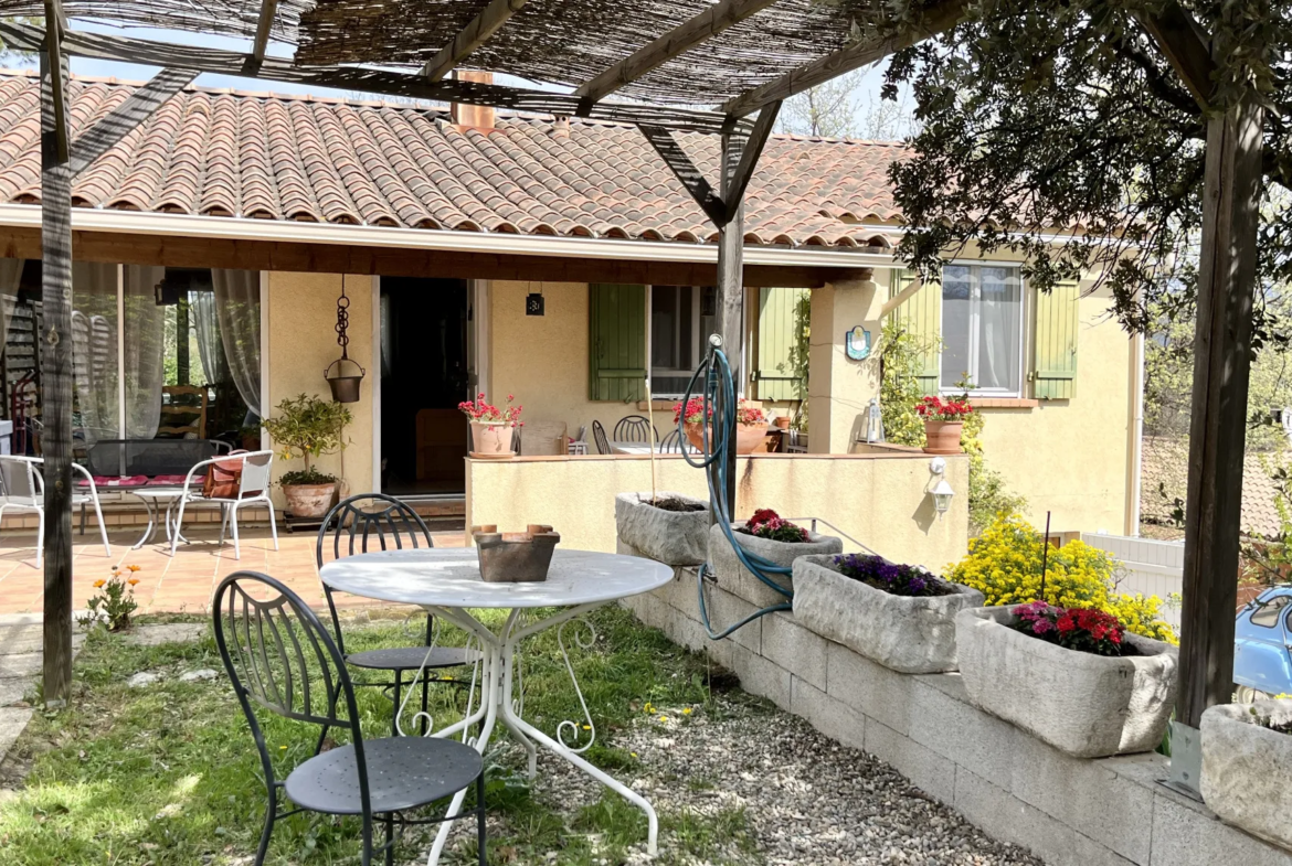 Vente: Belle villa à Apt avec terrasses et jardin 