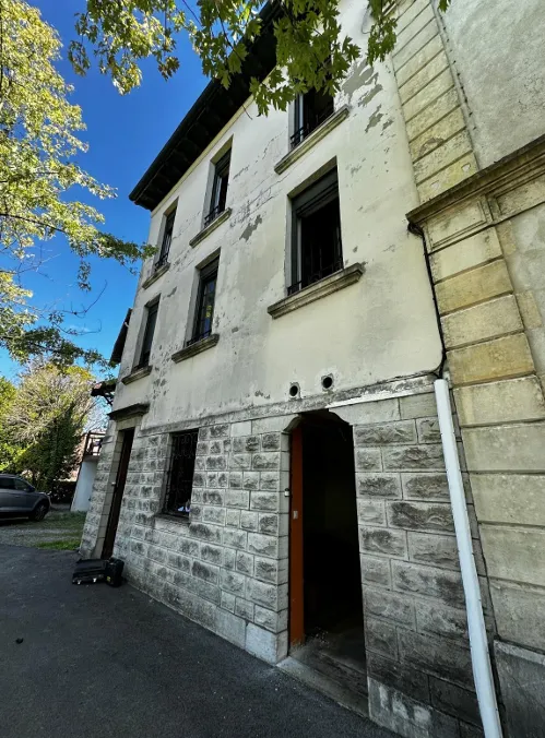 Maison T3 76m2 à Salies-De-Béarn à 20000 € 