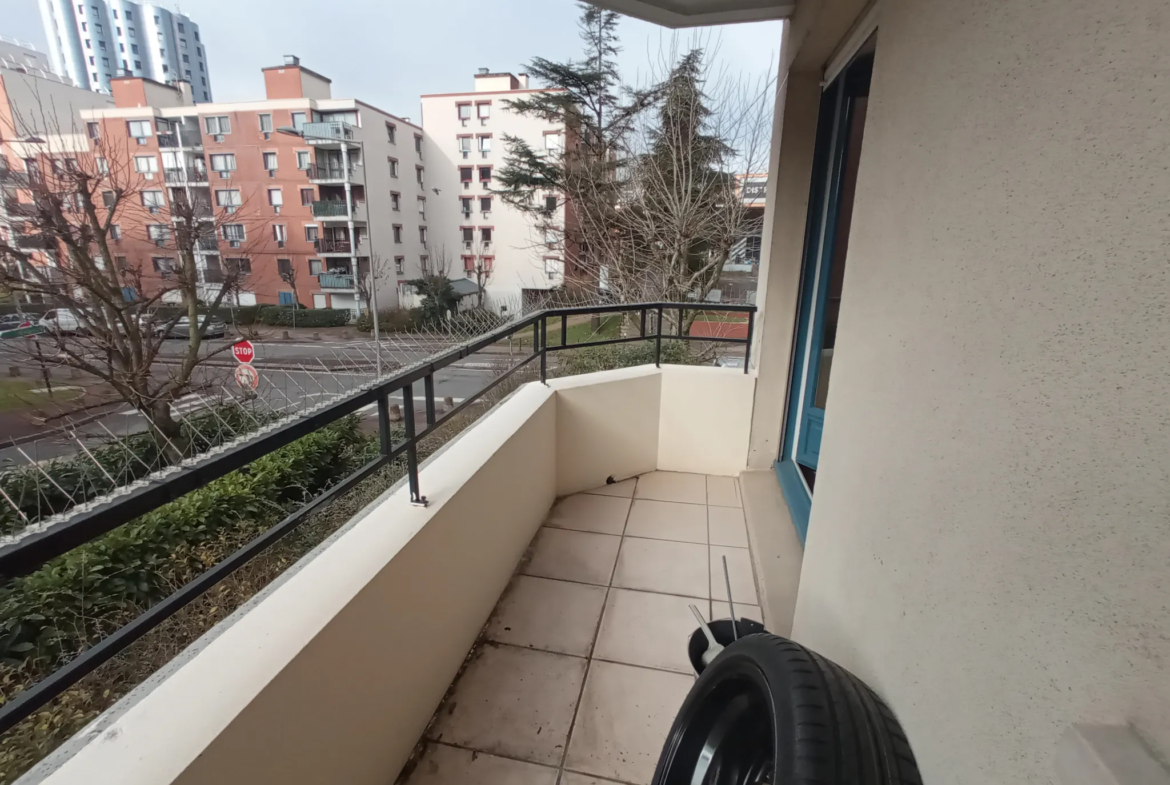 Appartement F2 Cergy Préfecture avec Balcon et Parking 